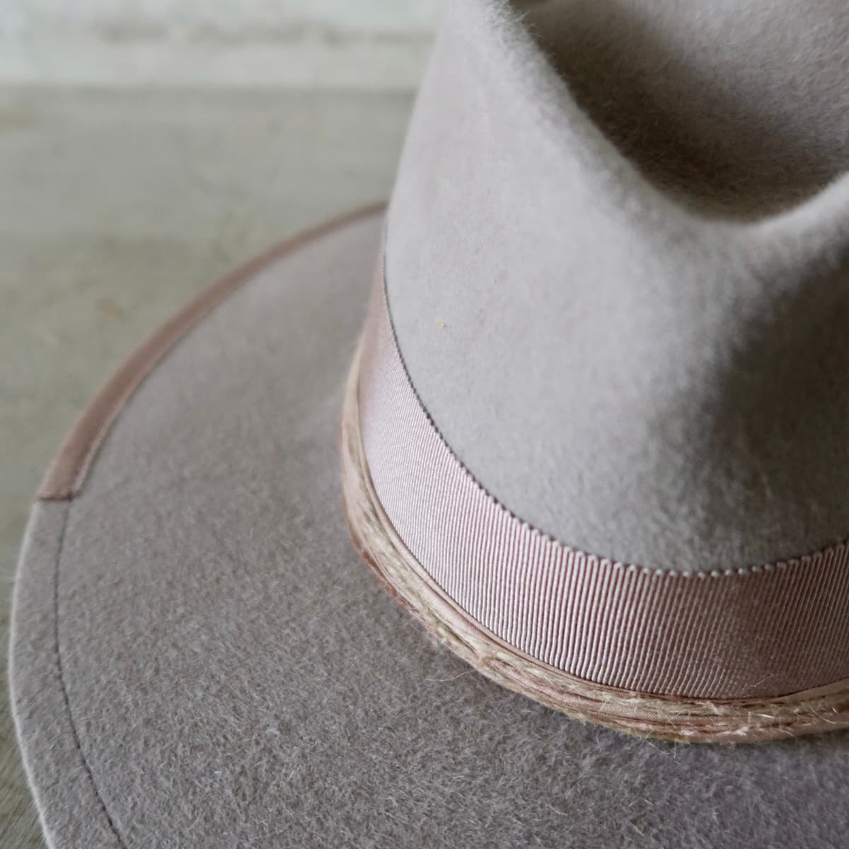 Close up detail of the Huskisson felt hat showing plaster brim stitch and Japanese grosgrain brim trim.